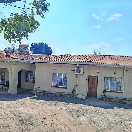 Matt Bed And Breakfast Lilongwe Exteriör bild