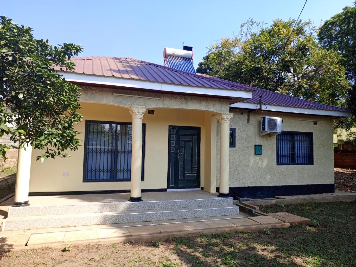 Matt Bed And Breakfast Lilongwe Exteriör bild