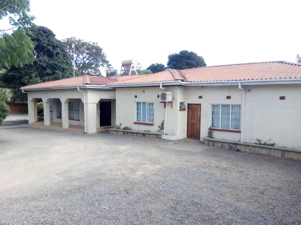Matt Bed And Breakfast Lilongwe Exteriör bild